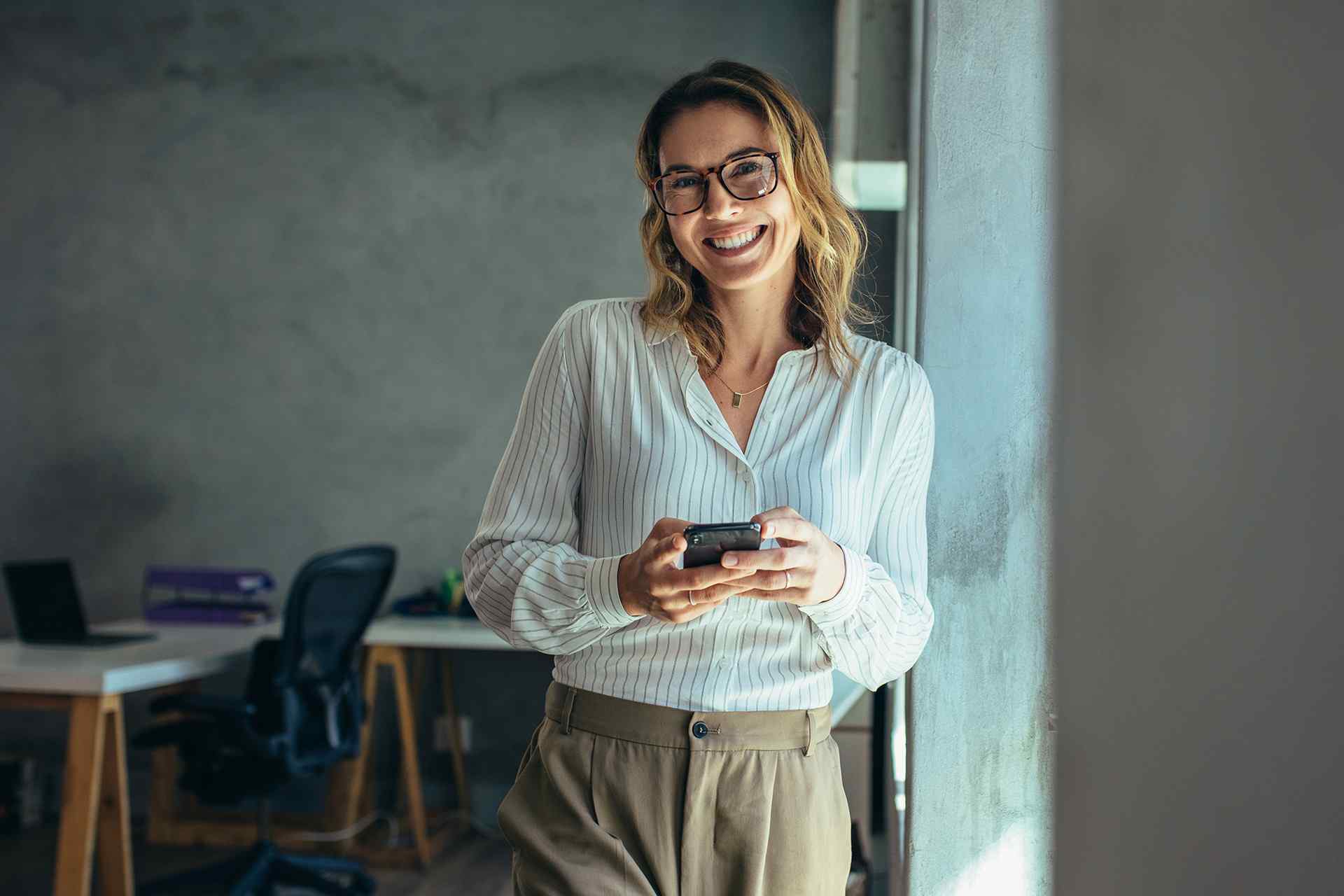 https://www.mapleleaf-services.com/wp-content/uploads/2020/09/fluid_hero_08.jpg